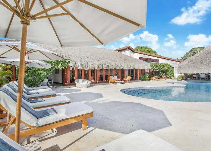 Unique Villa With Ocean And River Views - Staff & Golf Carts
