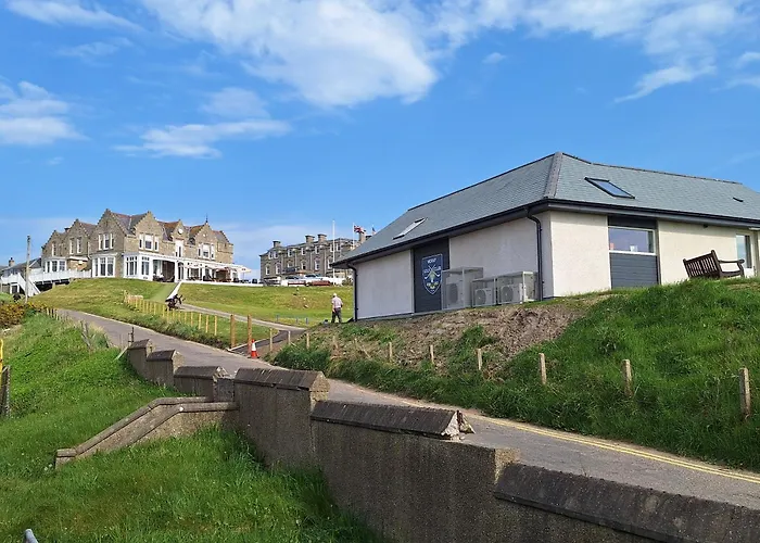 1 Fulmar Road**Next To West Beach And Golf Course