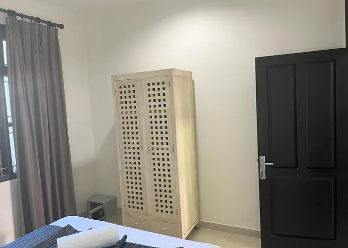 5 Bedroom Holiday Villa - Kuta Regency B8