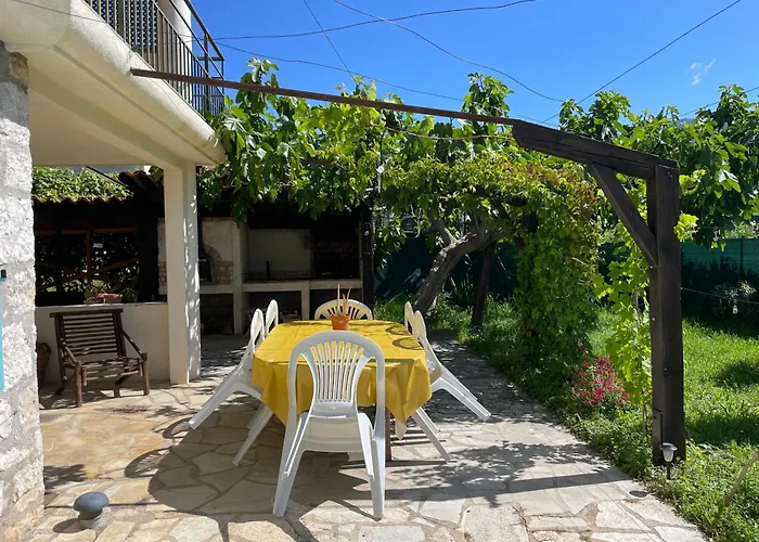 Villa Lou Soulas - Bas De Villa Avec Piscine Proche De Nice