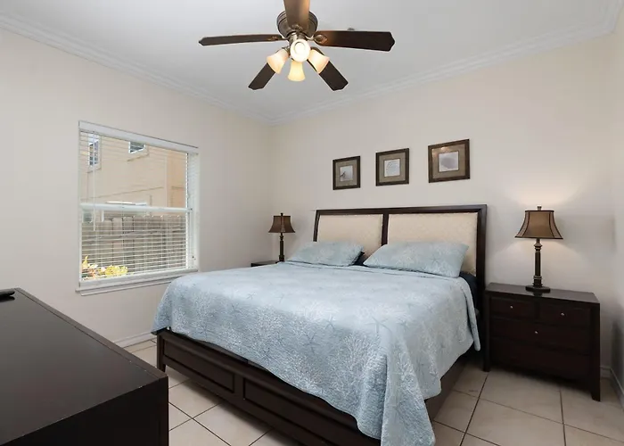 1St Floor 2 Bed 2 Bath Condo W Pool By Beach