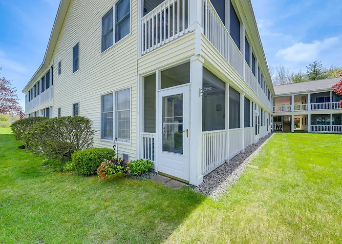 2 Mi To Drakes Island Beach: Condo W/ Porch!