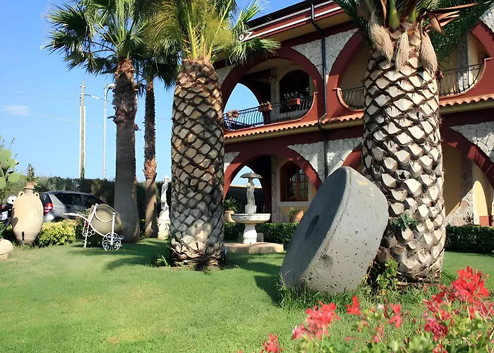 Villa Del Papiro - Charme Apartments Con Piscina