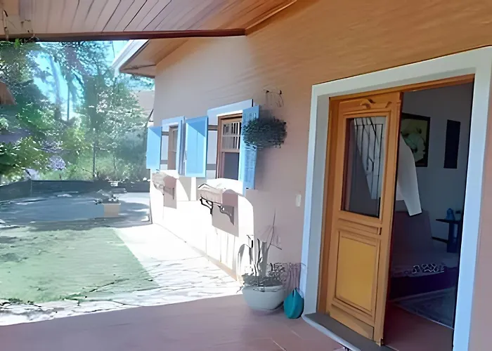 Casa de Campo Araxá na montanha com piscina