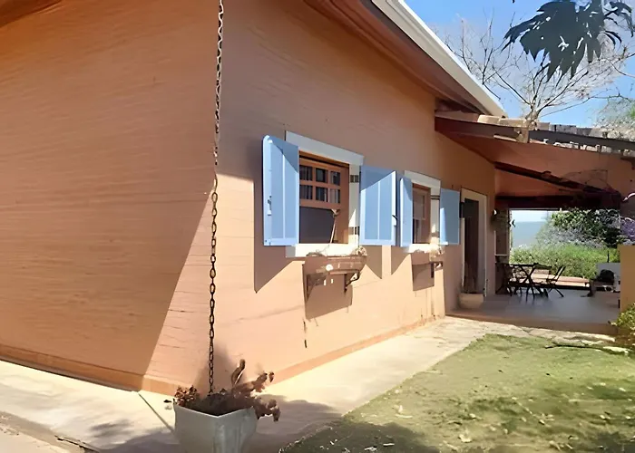 Casa de Campo Araxá na montanha com piscina