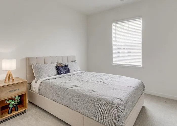 Seasonal Pool, Balcony: Quiet & Cozy Aurora Condo!