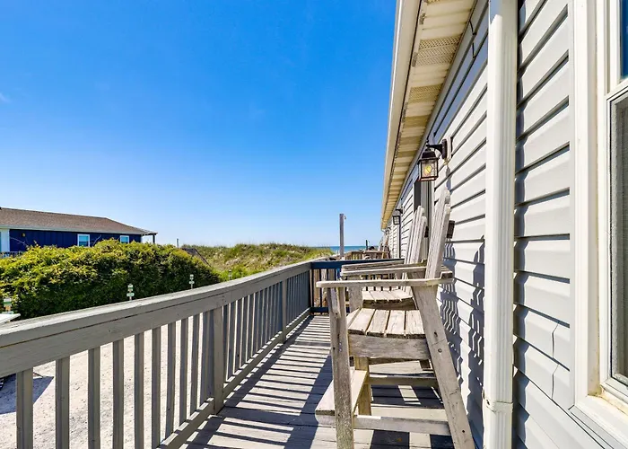 Oak Island Condo W/ Ocean View: Steps To Beach!
