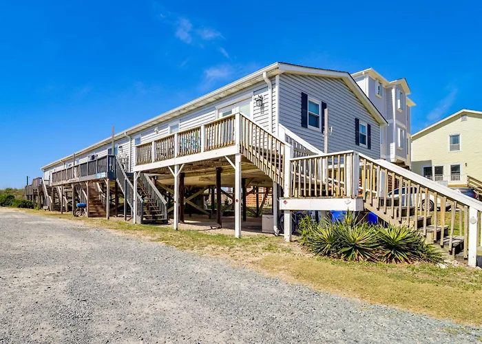Oak Island Condo W/ Ocean View: Steps To Beach!
