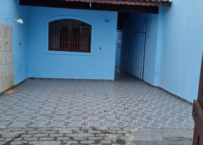 Casa completa a 300 mts da praia