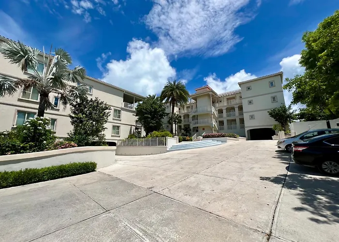Extra Spacious Oceanview Condo 5 Min From Pristine Beach