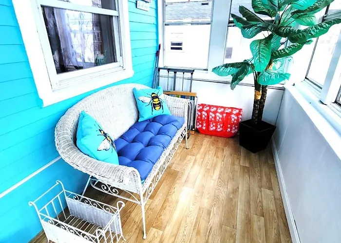 Sea & Sun Cottage #1