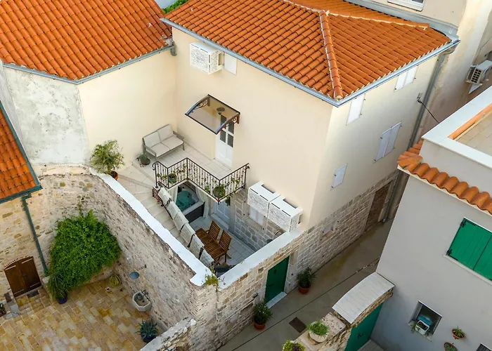 Villa Arba - Authentic Mediterranean Villa With Jacuzzi