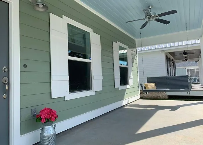 *Chic Beach Cottage Retreat* Near Beach/Downtown