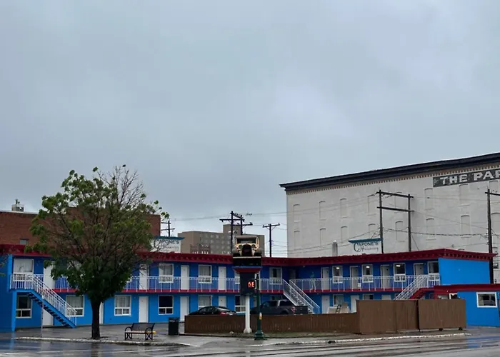 Capone'S Hideaway Motel