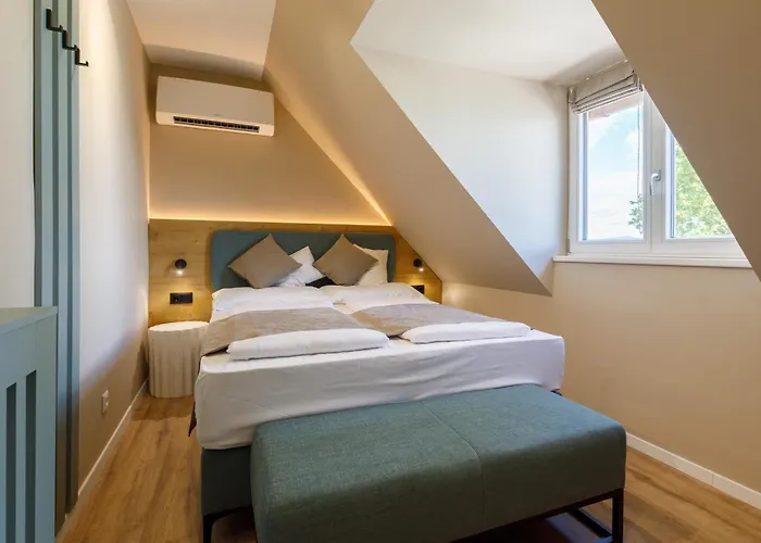 Lepke Apartmanhaz Es Etterem