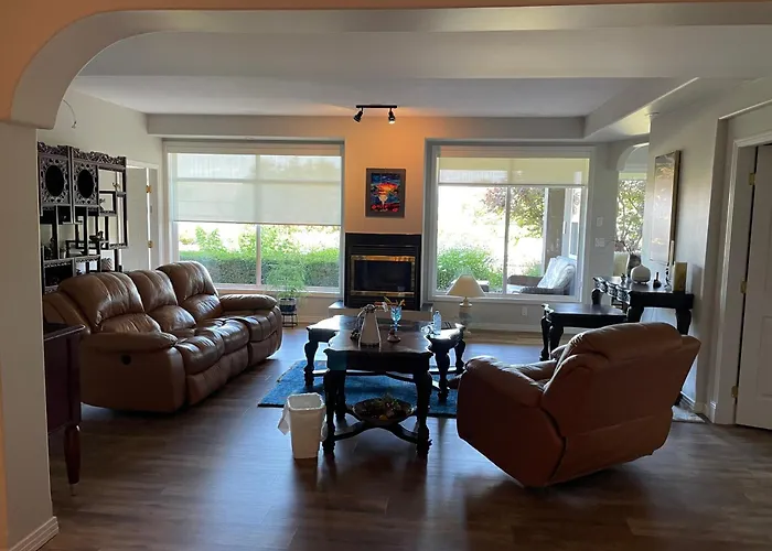 Spacious And Quiet Garden View Room