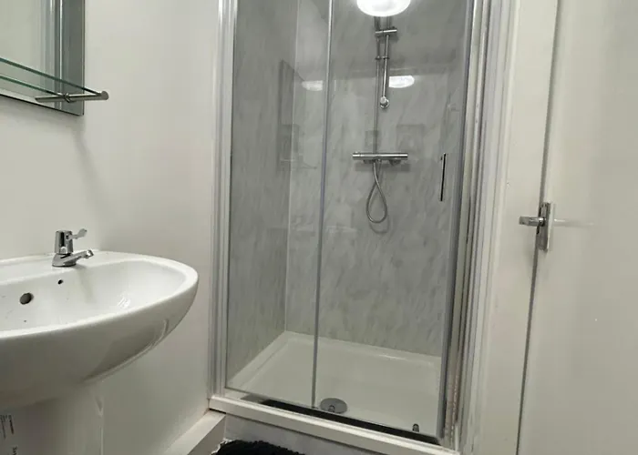 Large Studio With Homely Features!