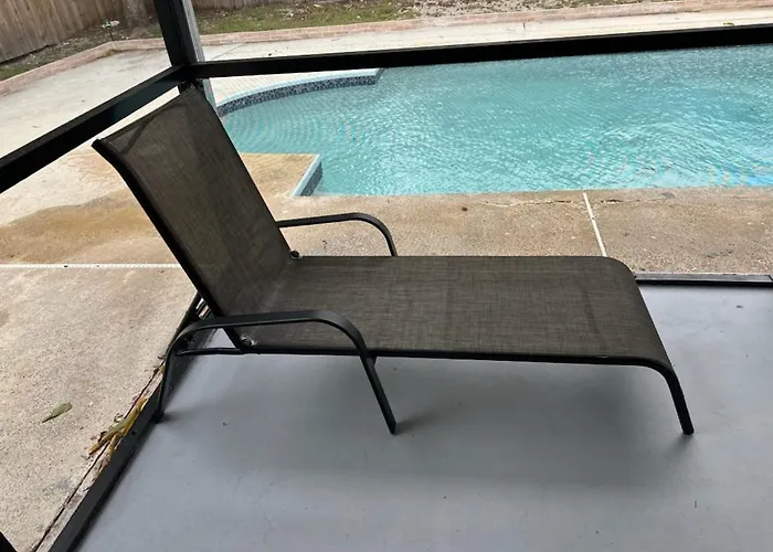 Whole House+Renovated+Pool+Lanai+Bbq+Close To All