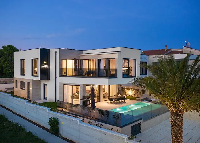 Villa Estrella In Medulin For 10 People With Sauna & Whirpool Just 6 M From The Sea