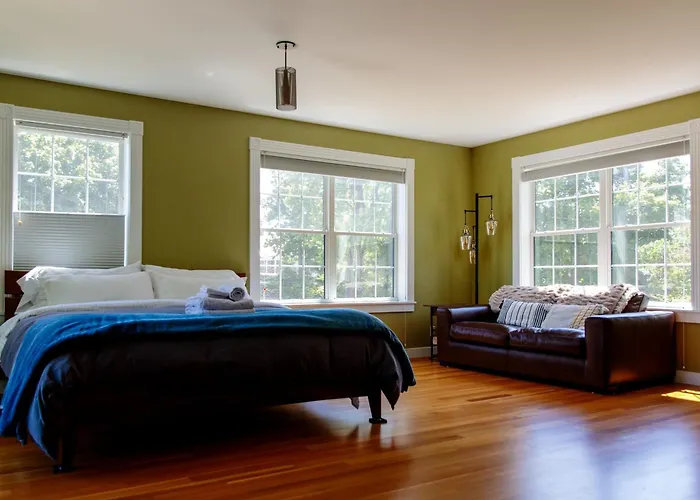 Dwntwn Home, Prvt Rooftop And Soaking Tub!