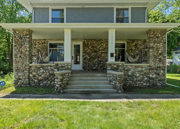 5Bd Movie Theater - 7Mins To Und - Backyard Bbq