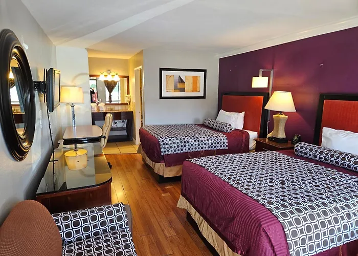 Fullerton Inn