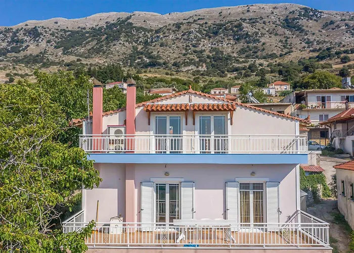 4 Bedroom Nice Home In Patra