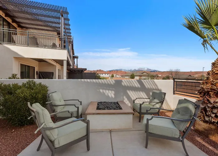 Ocotillo Springs 67: Private Hot Tub & Game Room Retreat