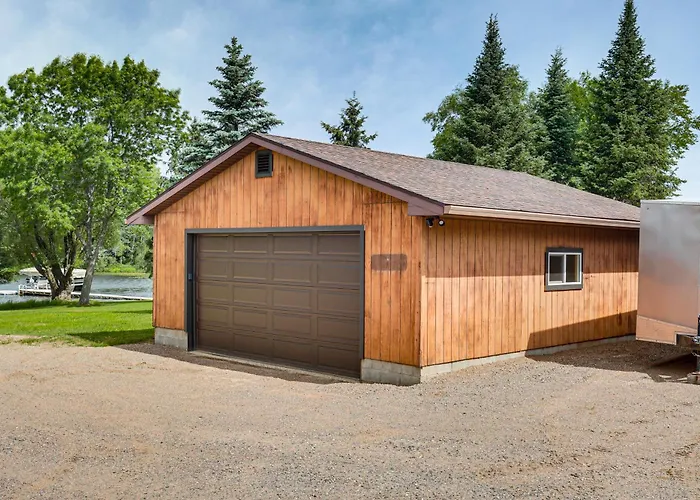 Rhinelander Vacation Rental W/ Yard On Venus Lake!