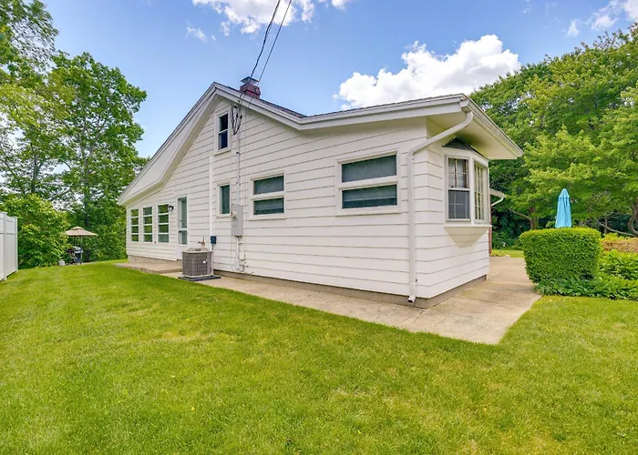 1 Mi To Beach! Family Gloucester Gem W/ Yard