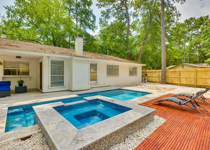 Pet-Friendly Spring Home W/ Private Pool & Hot Tub