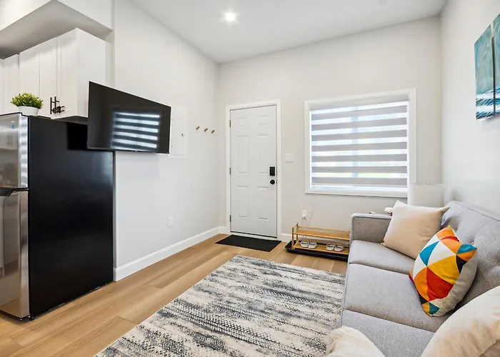 The Garden Suite In London, On 1Br, 1B With Free Washer And Dryer