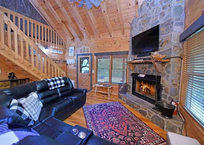 Sophisticated 3Br Cabin • Luxury, Decks & Firepits