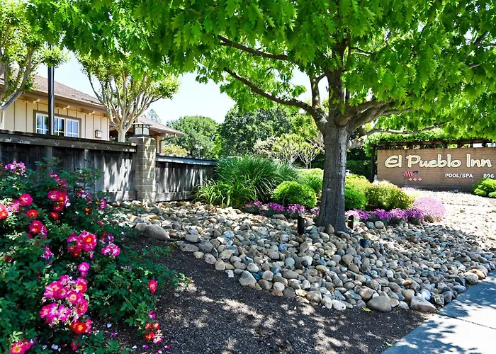 El Pueblo Inn