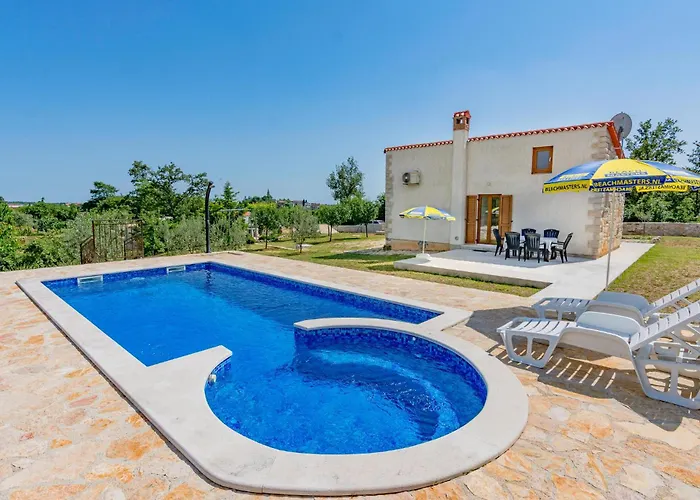 Amazing Home In Zminj