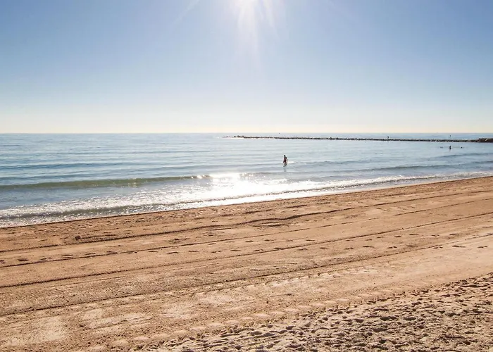 2 Bedroom Cozy Apartment In El Campello