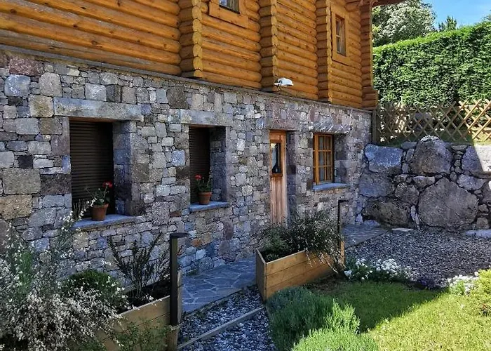 Le Renne Blanc Pyrenees De France