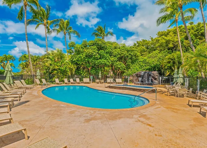 1Br 1Ba Kahala Tropical Dream, Pool, Garden View 513