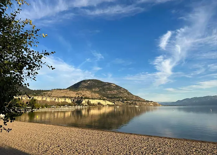 Comfy King Bed, Large Private Basement Suite, Smart Tv In Penticton- City Of Peaches And Beaches