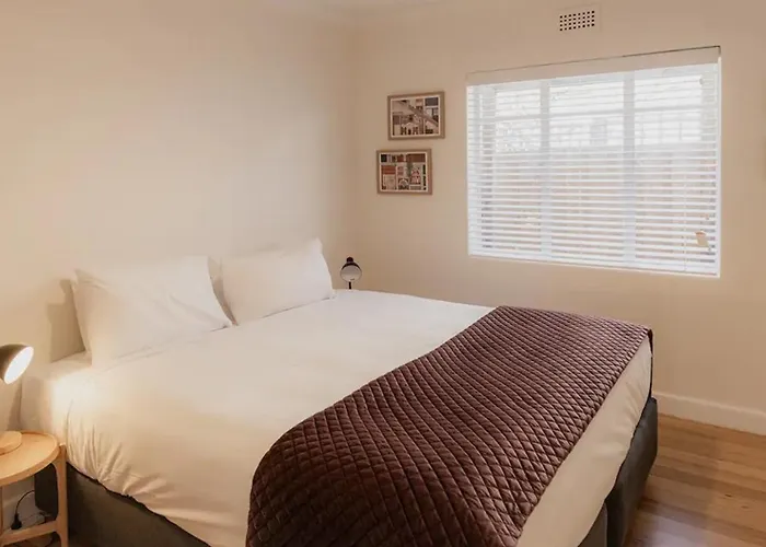 Relaxing Modern Home In Central Sandy Bay