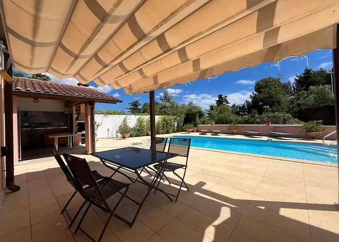 La Dolce Vita - Confortable T2 En Rez-De-Jardin Devant Piscine