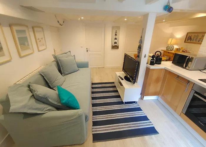 Apartment 55 M2, Sunny Garden & Pool In Villa 1905