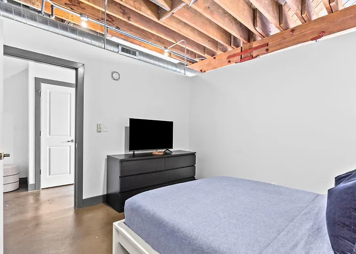 Brick & Bed Riverfront Lofts, P 4I