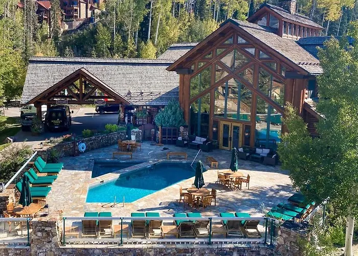 2 Bedroom Condominium - Luxury Skiin And Out