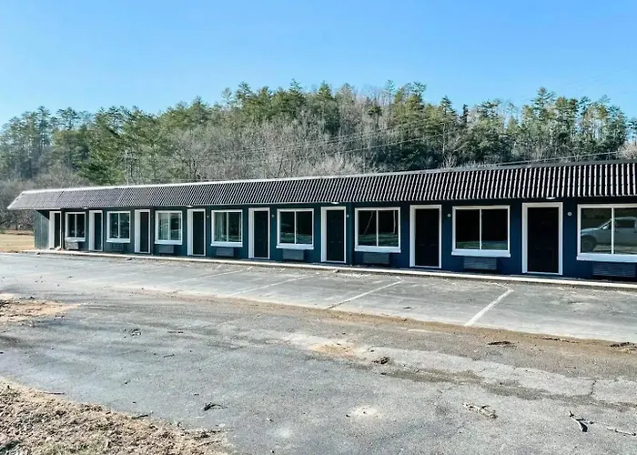 Wildflower Room At The Trailblazer Unit 9