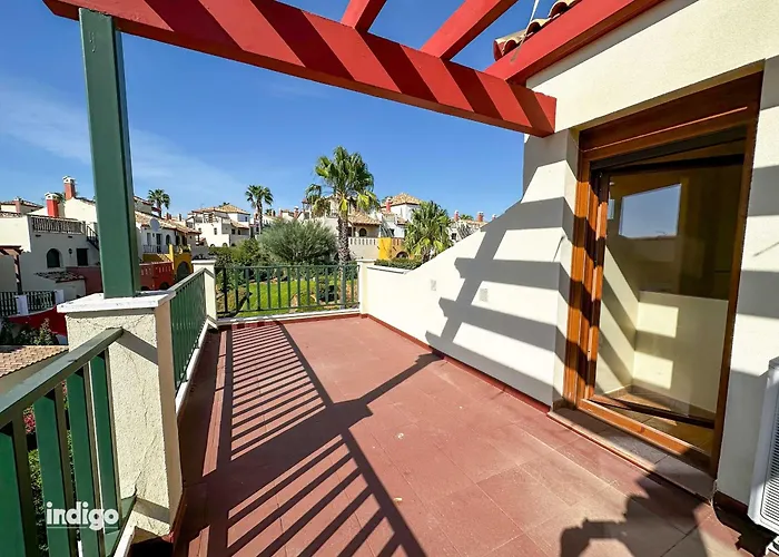 Bright 3-Bedroom Townhouse - Las Lomas - Bau01