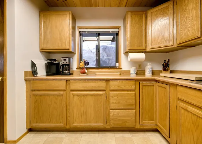 6 Mi To Sugar Bowl Resort: Soda Springs Cabin!
