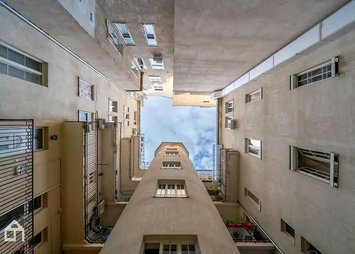 Acme Apartments