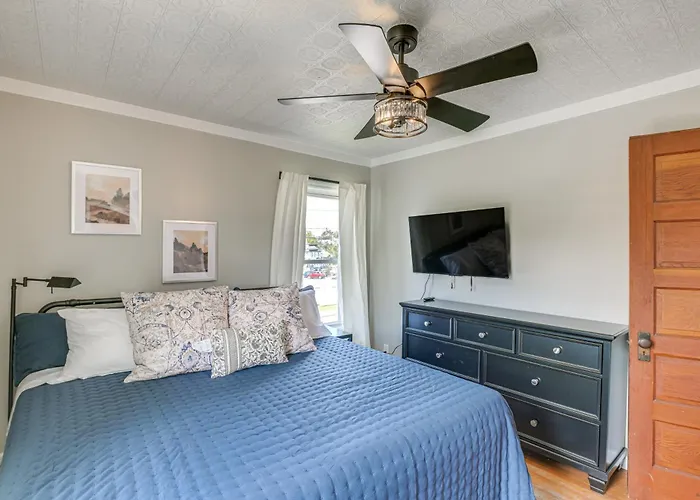 Presque Isle Home W/ Screened Porch Near River!