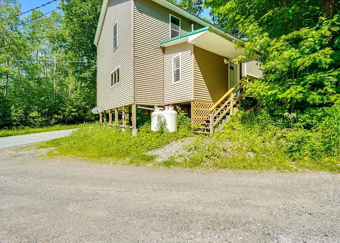 Wilmington Retreat Near Trails, Skiing & Festivals